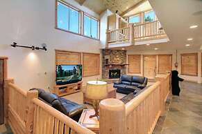 Starlight Retreat by Avantstay Gorgeous Log Style Home w Incredible Vi