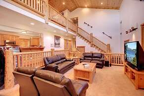 Starlight Retreat by Avantstay Gorgeous Log Style Home w Incredible Vi