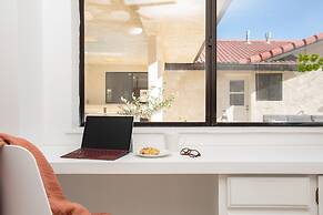 Lava Rocks by Avantstay Gorgeous Desert Haven w Pool Hot Tub Fire Pit 