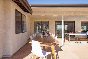 Lava Rocks by Avantstay Gorgeous Desert Haven w Pool Hot Tub Fire Pit 