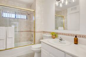 Lava Rocks by Avantstay Gorgeous Desert Haven w Pool Hot Tub Fire Pit 