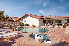 Lava Rocks by Avantstay Gorgeous Desert Haven w Pool Hot Tub Fire Pit 