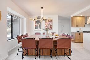 Lava Rocks by Avantstay Gorgeous Desert Haven w Pool Hot Tub Fire Pit 