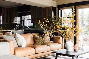 Paddington by Avantstay Cozy Chic Ski Lodge Mins From Mountain