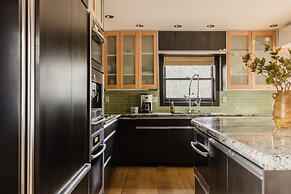 Paddington by Avantstay Cozy Chic Ski Lodge Mins From Mountain