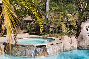 Burgundy by Avantstay Basketball Court Pool Hot Tub Outdoor Kitchen Ci