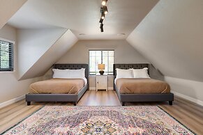 Burgundy by Avantstay Basketball Court Pool Hot Tub Outdoor Kitchen Ci