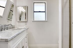 Burgundy by Avantstay Basketball Court Pool Hot Tub Outdoor Kitchen Ci