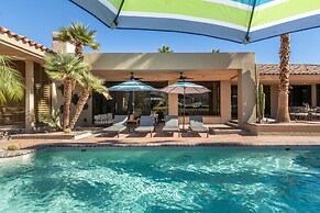 Moonshine by Avantstay Modern Stylish Estate w Bar Fire Pit Hot Tub 5 