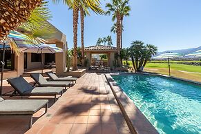 Moonshine by Avantstay Modern Stylish Estate w Bar Fire Pit Hot Tub 5