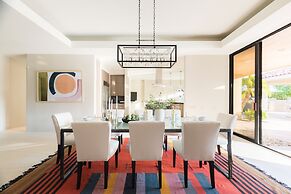 Moonshine by Avantstay Modern Stylish Estate w Bar Fire Pit Hot Tub 5