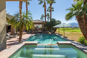 Moonshine by Avantstay Modern Stylish Estate w Bar Fire Pit Hot Tub 5