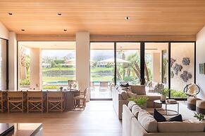 Moonshine by Avantstay Modern Stylish Estate w Bar Fire Pit Hot Tub 5