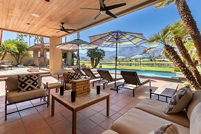 Moonshine by Avantstay Modern Stylish Estate w Bar Fire Pit Hot Tub 5