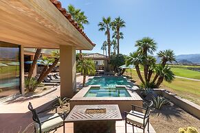 Moonshine by Avantstay Modern Stylish Estate w Bar Fire Pit Hot Tub 5