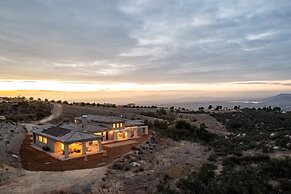 Malbec by Avantstay Incredible Estate w Panoramic Views Bocce Ball Cou