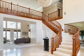 Grand Contento by Avantstay Extraordinary Estate w Pool Movie Room