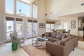 Grand Contento by Avantstay Extraordinary Estate w Pool Movie Room