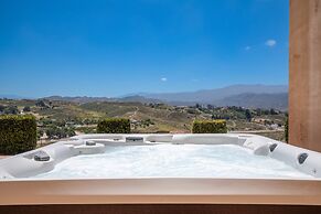 Palazzo Del Sol By Avantstay Breathtaking Home w Mountain Views Hot Tu