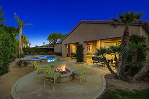 Songbird by Avantstay Pool Spa Firepit Tons of Outdoor Seating