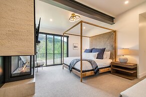 Encore by Avantstay Minutes From the Slopes in PC w Hot Tub