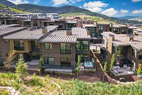 Encore by Avantstay Minutes From the Slopes in PC w Hot Tub