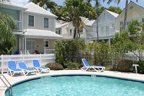 Bahamian Reed by Avantstay Walk to Everything w Community Pool Week Lo