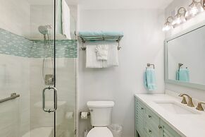 Bahamian Reed by Avantstay Walk to Everything w Community Pool Week Lo