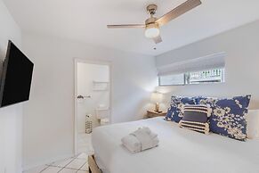 Destin Dolphin by Avantstay 2 Mins Walk To Beach w Pool Large Outdoor 