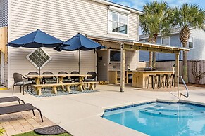 Destin Dolphin by Avantstay 2 Mins Walk To Beach w Pool Large Outdoor 