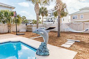 Destin Dolphin by Avantstay 2 Mins Walk To Beach w Pool Large Outdoor 