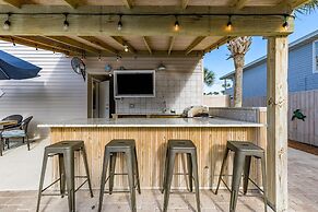 Destin Dolphin by Avantstay 2 Mins Walk To Beach w Pool Large Outdoor 