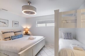 Destin Dolphin by Avantstay 2 Mins Walk To Beach w Pool Large Outdoor 