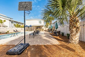 Destin Dolphin by Avantstay 2 Mins Walk To Beach w Pool Large Outdoor 