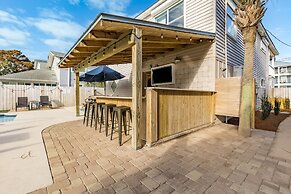 Destin Dolphin by Avantstay 2 Mins Walk To Beach w Pool Large Outdoor 