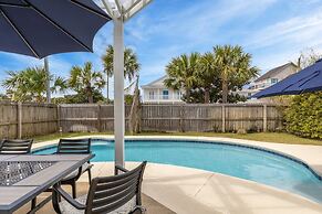 Pelican Retreat by Avantstay 5 Mins TO Beach Pet Friendly w Pool BBQ