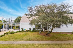 Pelican Retreat by Avantstay 5 Mins TO Beach Pet Friendly w Pool BBQ