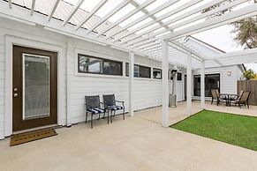 Pelican Retreat by Avantstay 5 Mins TO Beach Pet Friendly w Pool BBQ