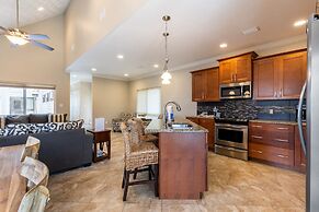 Pelican Retreat by Avantstay 5 Mins TO Beach Pet Friendly w Pool BBQ