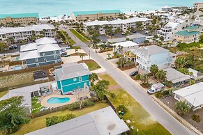 Pelican Retreat by Avantstay 5 Mins TO Beach Pet Friendly w Pool BBQ