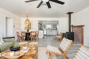 Asteroid by Avantstay Unique Ranch Retreat Just Outside Joshua Tree Pe