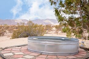 Asteroid by Avantstay Unique Ranch Retreat Just Outside Joshua Tree Pe