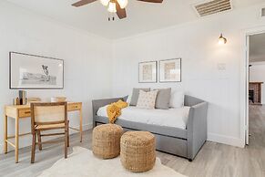 Asteroid by Avantstay Unique Ranch Retreat Just Outside Joshua Tree Pe