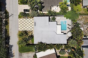 Turtle Nest by Avantstay Near Downtown Beaches - Chic FL Escape