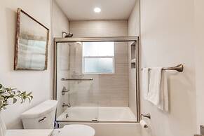 Turtle Nest by Avantstay Near Downtown Beaches - Chic FL Escape