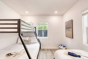Turtle Nest by Avantstay Near Downtown Beaches - Chic FL Escape