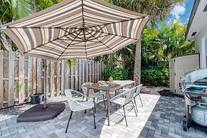 Turtle Nest by Avantstay Near Downtown Beaches - Chic FL Escape