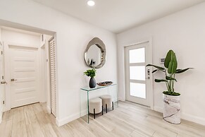 Turtle Nest by Avantstay Near Downtown Beaches - Chic FL Escape