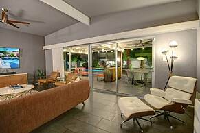 Biskra by Avantstay Classic Palm Springs Getaway W Outdoor Living Pool