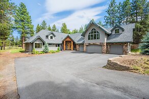 Riverwatch by Avantstay Deschutes in Your Yard